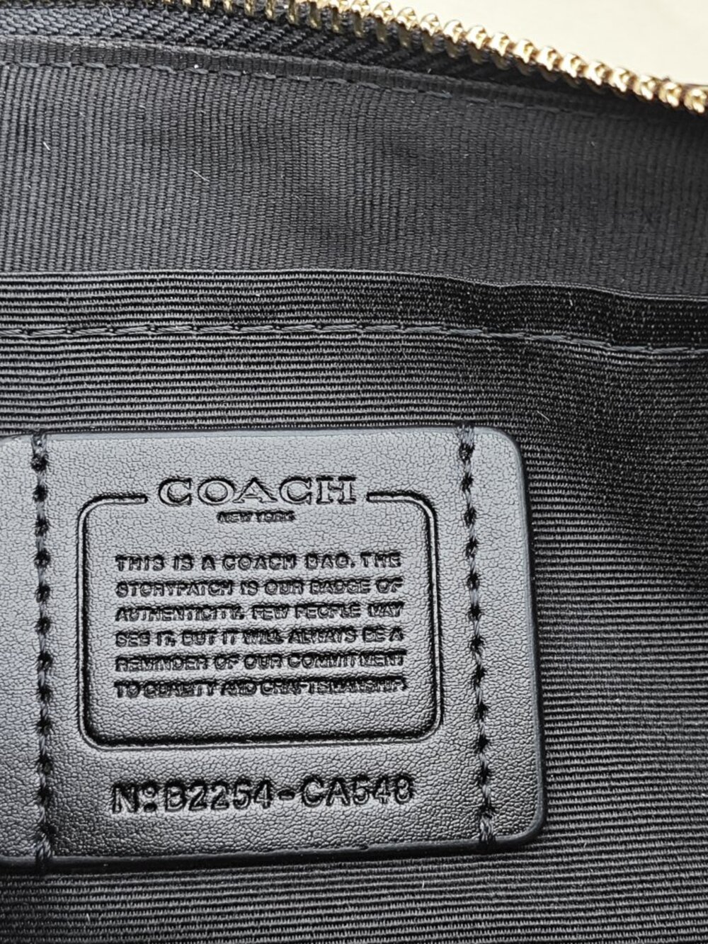 ๐ถ๐ถCoach Teri Shoulder Bag In Signature Canvas black - Picture 3 of 8